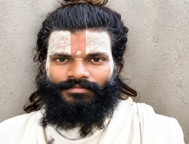 प्रेमानंद महाराज के शिष्य ने चौथी मंजिल से कूदकर जान दी 