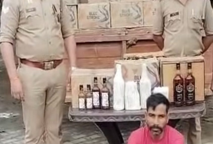 कंकरखेड़ा पुलिस ने 390 पेटी अवैध शराब पकड़ी, चालक गिरफ्तार 