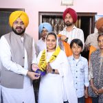 ਕੈਬਨਿਟ ਮੰਤਰੀ ਤਰੁਨਪ੍ਰੀਤ ਸਿੰਘ ਸੌਂਦ ਦੀ ਅਗਵਾਈ ਹੇਠ ਐਡਵੋਕੇਟ ਜਸਪ੍ਰੀਤ ਕੌਰ ਪਰਿਵਾਰ ਸਮੇਤ ‘ਆਪ’ ਦਾ ਫੜਿਆ ਪੱਲਾ